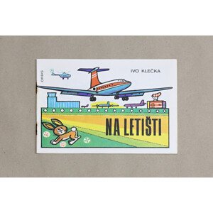 Na letišti, 2015, retro omalovánky, Ivo Klečka a Petr Karmín
