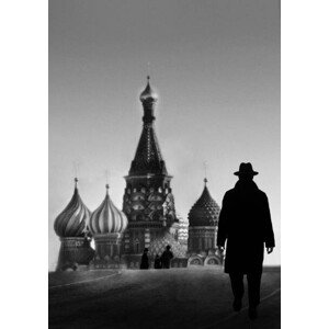 Fotografie Man walking in Red square., Grant Faint, 30 × 40 cm