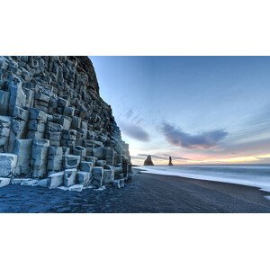 Fotografie Reynisdrangar on Reynisfjara Beach, demerzel21, 40 × 22.2 cm