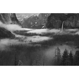 Fotografie Fog Floating In Yosemite Valley, Hong Zeng, 40 × 26.7 cm