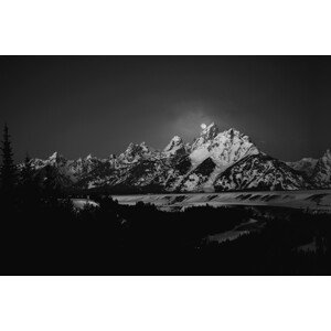 Fotografie Full Moon Sets in the Teton Mountain Range, Raymond Salani III, 40 × 26.7 cm