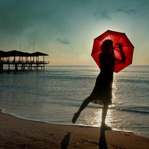Fotografie Watch her disappear, Ambra, 40 × 40 cm