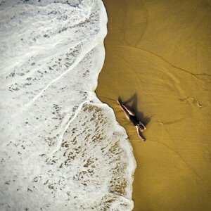 Fotografie Closer, Ambra, 40 × 40 cm