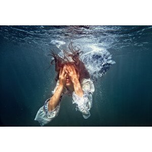 Fotografie do not cry, Alice, Dmitry Laudin, 40 × 26.7 cm