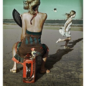 Fotografie Dance! Little bird…, Ambra, 40 × 40 cm