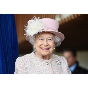 Fotografie Queen Elizabeth II at the Chichester Theatre, Stuart C. Wilson, 40 × 26.7 cm