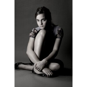 Fotografie Emma Watson, WWD, 26.7 × 40 cm