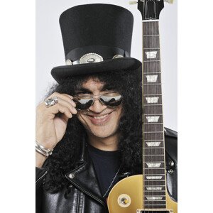 Fotografie Slash Photoshoot With Gold Top Guitar, Total Guitar Magazine, 26.7 × 40 cm